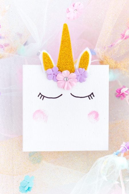 Are your kids crazy over unicorns? They are going to absolutely love these fun unicorn crafts for kids! We have lots of great ideas to try! Are your kids crazy over unicorns? They are going to absolutely love these fun unicorn crafts for kids! We have lots of great ideas to try!