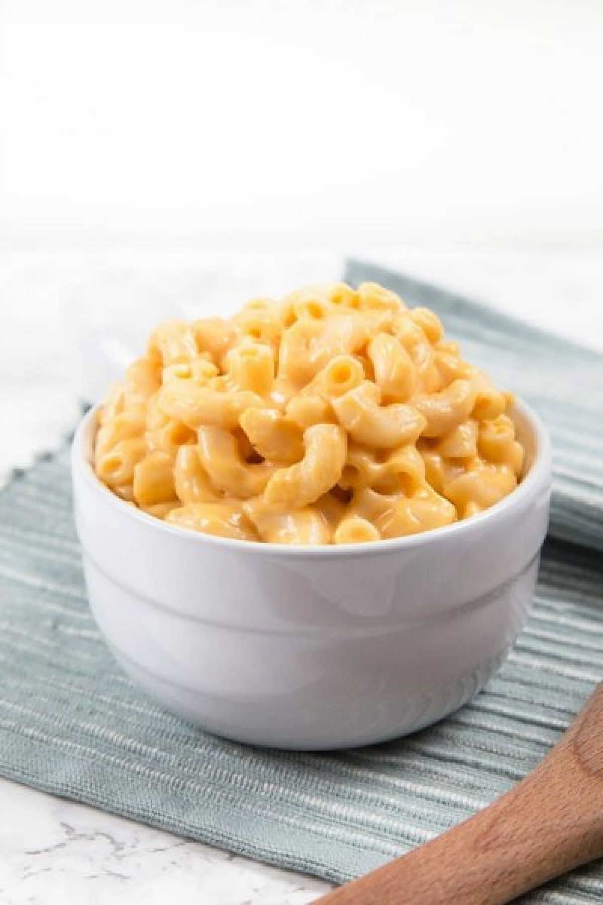 You can make side dishes in just minutes in the instant pot! We have a bunch of delicious and easy instant pot side dishes to try that you will love.