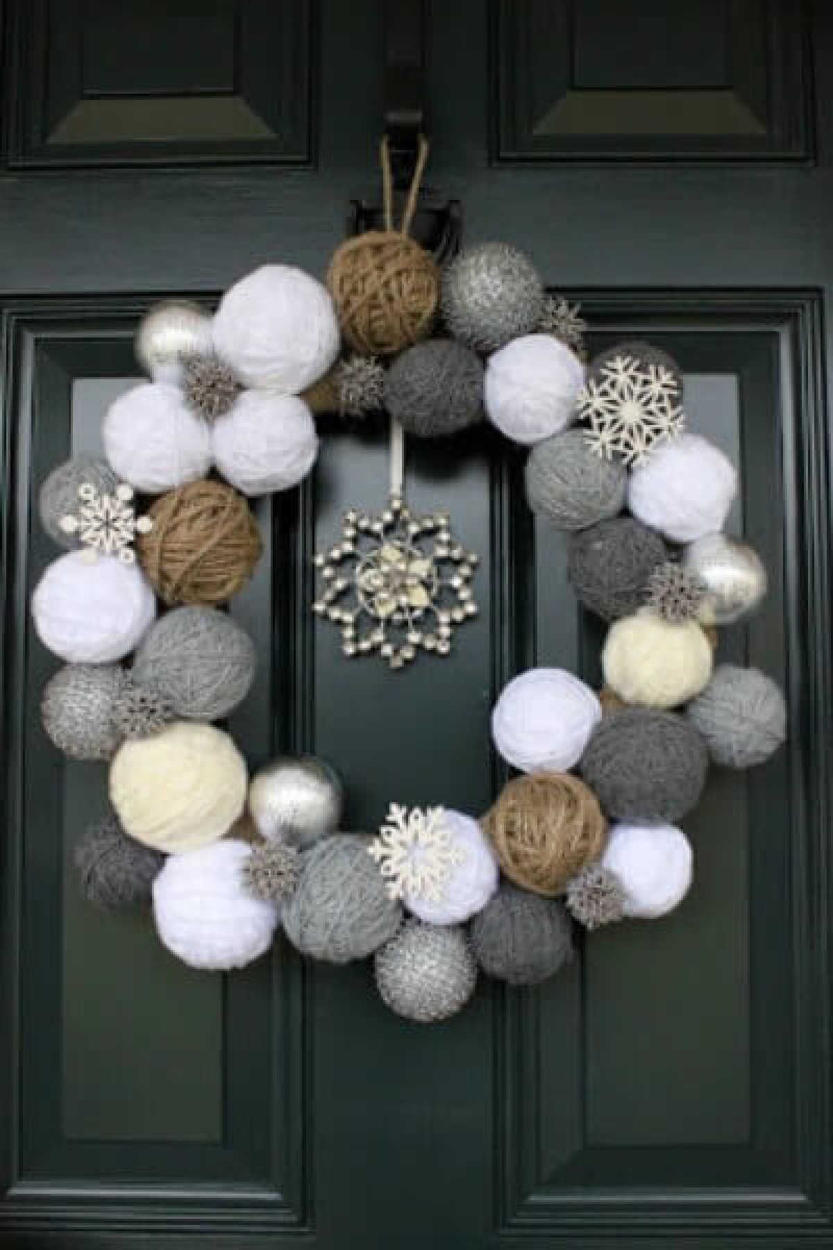 Make your home festive with these easy Christmas wreath decorating ideas. Find 15 DIY Christmas wreath ideas sure to make your home festive for Christmas.