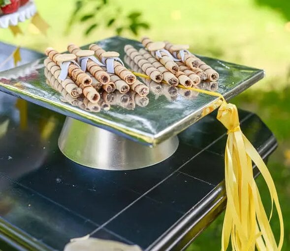 Graduation cake plate