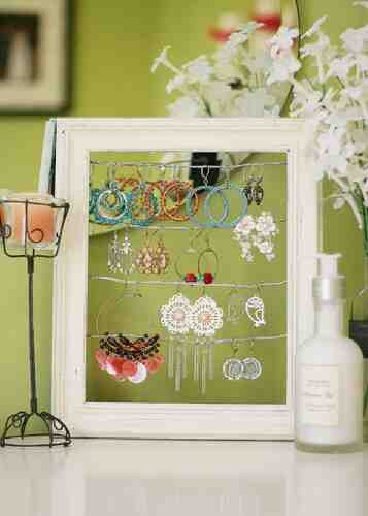 Picture frame diy storage.