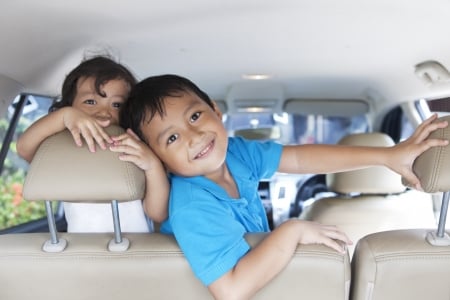 How to Save on Fuel on a Road Trip. Here are 7 easy tips on how to save on gas for family vacations. How to Increase Fuel Efficiency to save money. Kids in the car.
