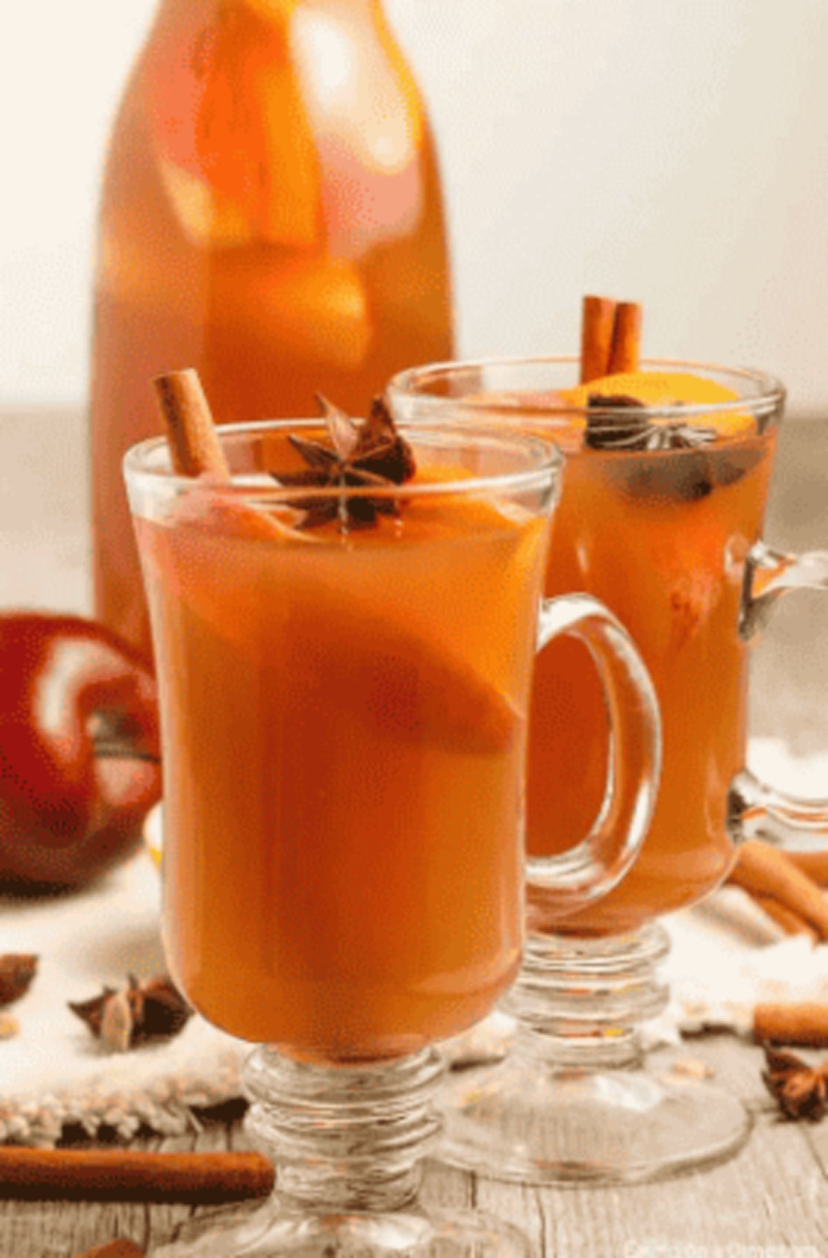 Apple cider in a glass.