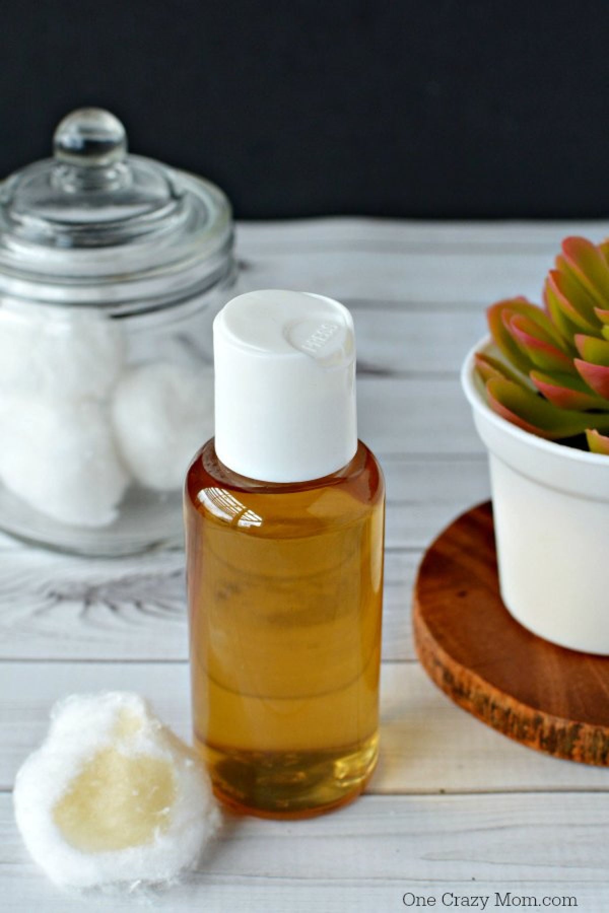 How to make the Best Tea Tree Oil Face Toner. This DIY Face Toner is easy to make and frugal. Tea Tree Oil for acne is great for all skin types. How to make the Best Tea Tree Oil Face Toner. This DIY Face Toner is easy to make and frugal. Tea Tree Oil for acne is great for all skin types.
